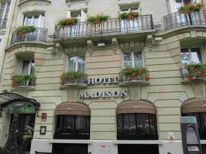 143, boulevard Saint-Germain à Paris