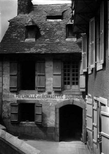 Sa maison natale à Lourdes - avant