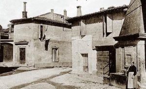 Sa maison natale à Aigues-Vives