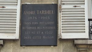 26, avenue de Messine à Paris - plaque -