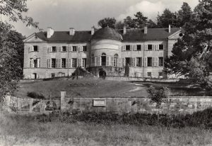 Son château à Escoire