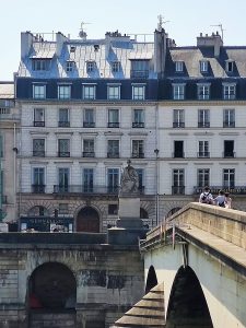 3, quai Voltaire à Paris