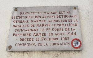 Sa maison natale à Dole - plaque -