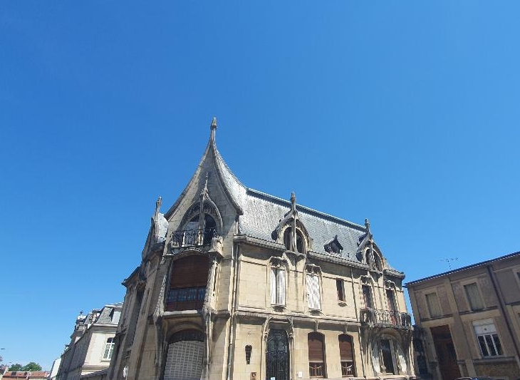 Gallery image